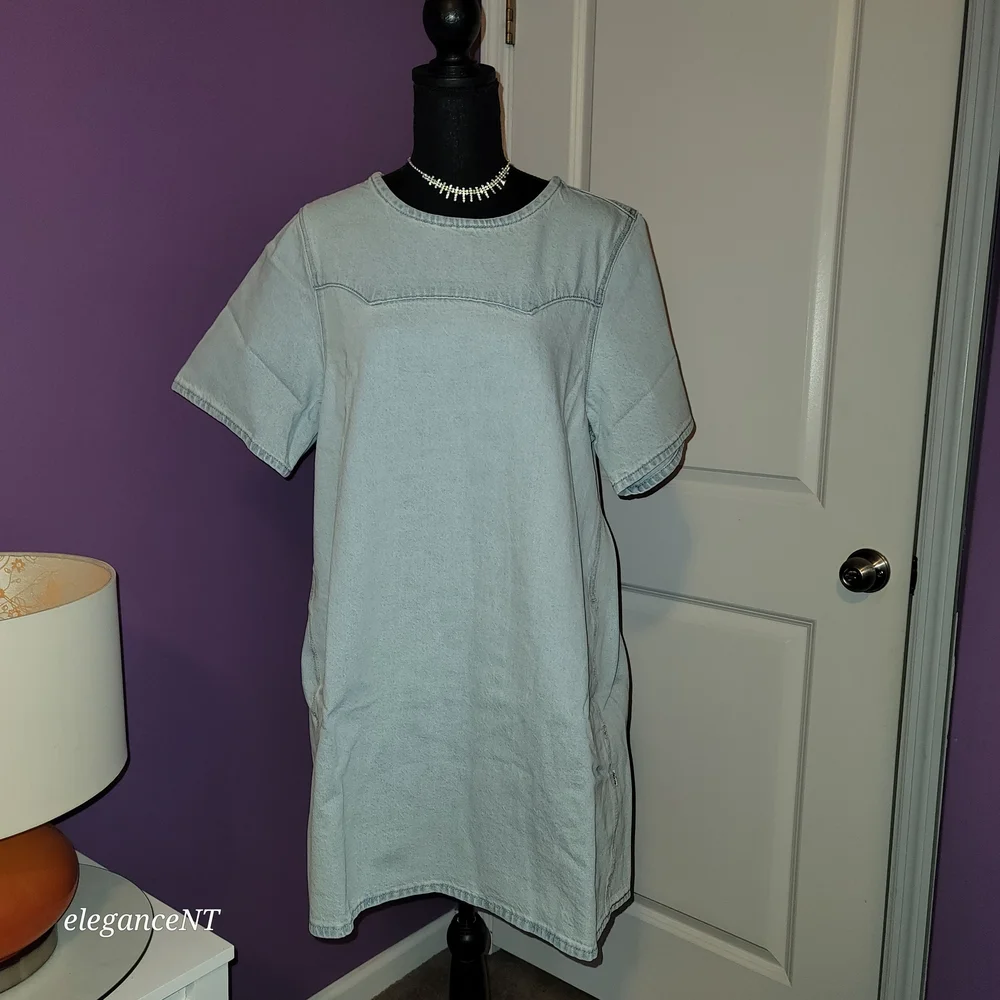 Levi's Light Blue Casual Tee Dress Sz: L NWT - Picture 2 of 12
